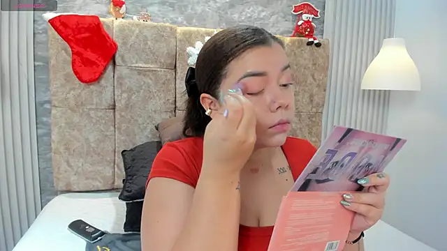 leilapons online show from November 30, 2025, 5:39 pm