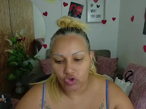 laleska montenegro online show from February 3, 2026, 4:32 am