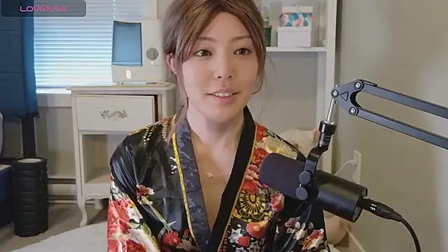 Nana with online show from January 11, 2026, 8:03 pm