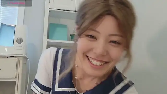 Snapshot of Nana_with chatting on February 10, 2026, 9:52 pm Nana with online show from February 10, 2026, 9:52 pm