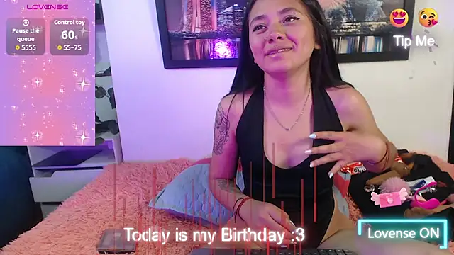 hellenngp online show from November 12, 2025, 8:19 pm