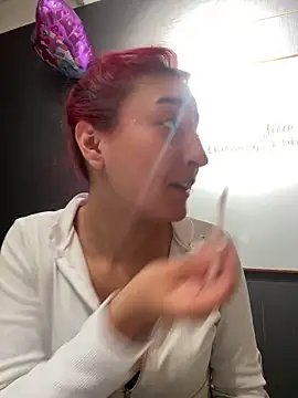 Snapshot of JuliethaDemon_ chatting on October 6, 2025, 2:03 pm JuliethaDemon online show from October 6, 2025, 2:03 pm