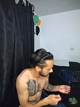 Snapshot of Andrusex100 chatting on April 12, 2026, 1:21 am Andrusex100 online show from April 12, 2026, 1:21 am