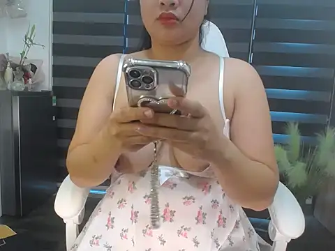 NANA 199k online show from November 11, 2025, 4:12 am