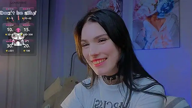 Sophie SkyAngel online show from November 4, 2025, 1:32 pm