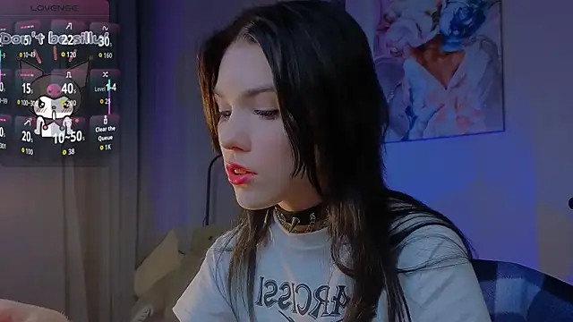 Sophie SkyAngel online show from November 5, 2025, 1:33 pm