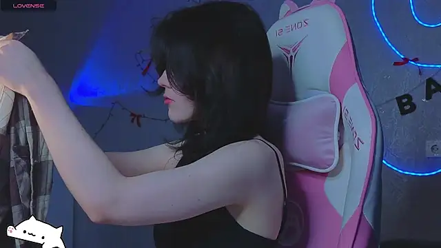 Snapshot of Sophie_SkyAngel chatting on January 11, 2026, 4:28 am Sophie SkyAngel online show from January 11, 2026, 4:28 am