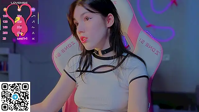 Snapshot of Sophie_SkyAngel chatting on February 18, 2026, 12:12 pm Sophie SkyAngel online show from February 18, 2026, 12:12 pm