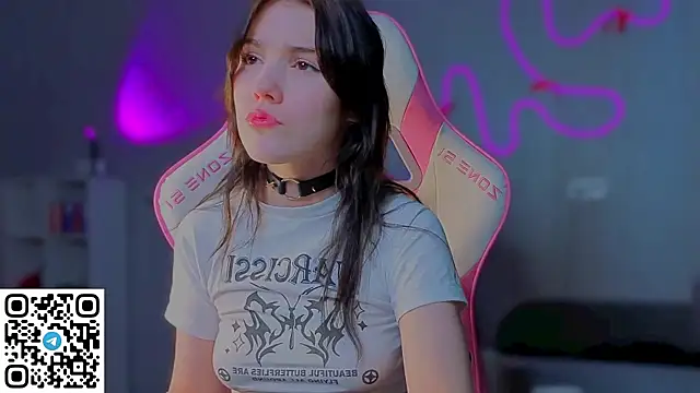 Snapshot of Sophie_SkyAngel chatting on March 5, 2026, 12:56 pm Sophie SkyAngel online show from March 5, 2026, 12:56 pm