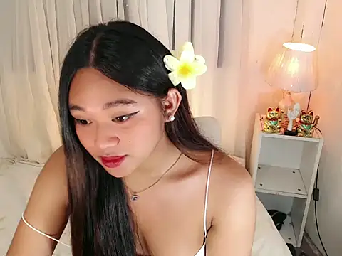 Malia cummer online show from June 3, 2026, 2:33 pm