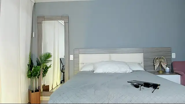 Snapshot of Alaiaguerra chatting on October 1, 2025, 8:15 pm Alaiaguerra online show from October 1, 2025, 8:15 pm