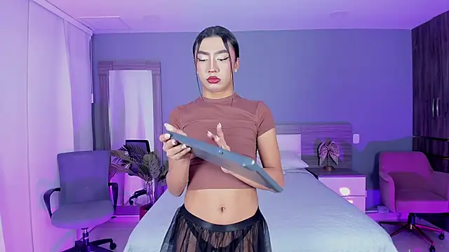 Alaiaguerra online show from November 7, 2025, 8:09 pm