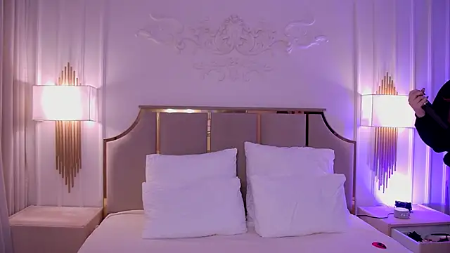 Snapshot of MeganStrain chatting on September 10, 2025, 3:06 am MeganStrain online show from September 10, 2025, 3:06 am