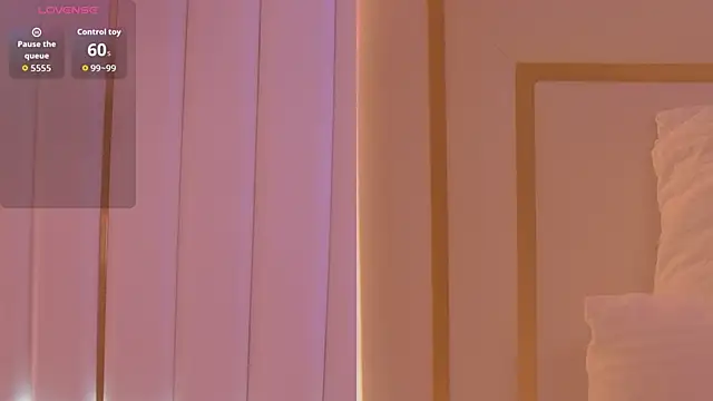 MeganStrain online show from October 13, 2025, 3:06 am