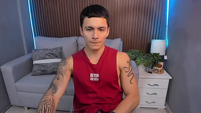 Leo santoro online show from September 18, 2025, 1:46 pm