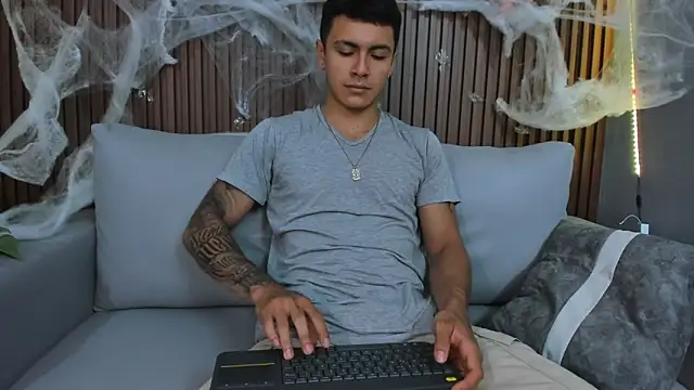 Leo santoro online show from November 1, 2025, 2:19 pm