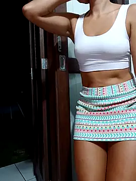 cicinha3657 online show from March 27, 2026, 4:29 am