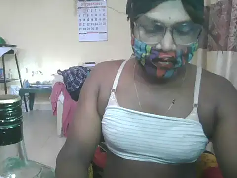 Snapshot of femboyslqueen chatting on October 23, 2025, 5:29 am femboyslqueen online show from October 23, 2025, 5:29 am