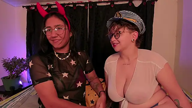 Snapshot of CrazyCakes_ chatting on October 29, 2025, 3:42 am CrazyCakes  online show from October 29, 2025, 3:42 am