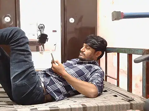 krishjaat43 online show from October 30, 2025, 4:08 pm