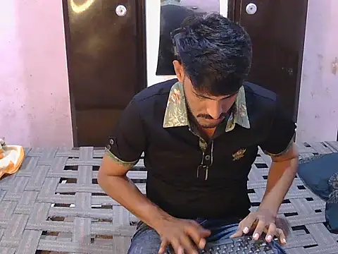 krishjaat43 online show from June 24, 2026, 6:07 pm