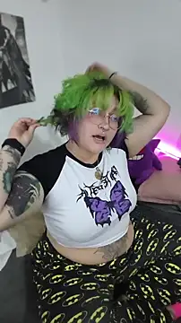 Snapshot of XxGreenGoodxX chatting on April 22, 2026, 8:21 pm XxGreenGoodxX online show from April 22, 2026, 8:21 pm