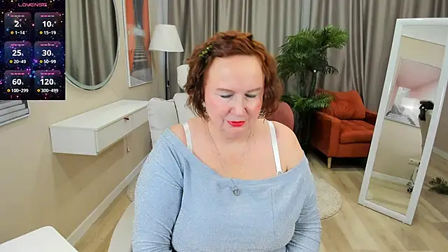 Snapshot of WifeyXRated chatting on February 26, 2025, 5:31 am WifeyXRated online show from February 26, 2025, 5:31 am
