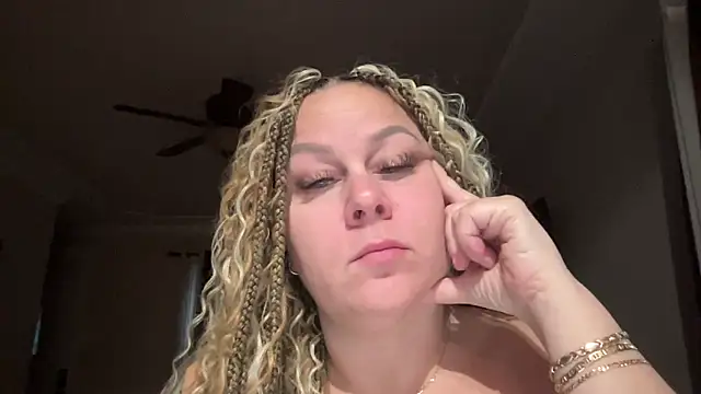 Snapshot of number1slut chatting on March 11, 2026, 12:44 pm number1slut online show from March 11, 2026, 12:44 pm