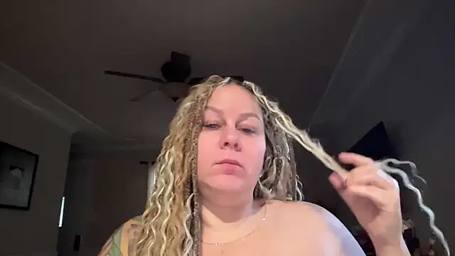 Snapshot of number1slut chatting on March 17, 2026, 1:36 pm number1slut online show from March 17, 2026, 1:36 pm