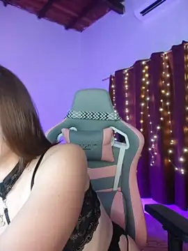 AlejaTacoa  online show from May 12, 2026, 3:25 am