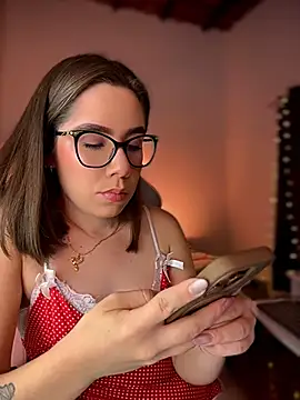 AlejaTacoa  online show from July 6, 2026, 4:20 am