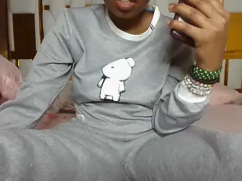 Snapshot of Nodia32 chatting on September 24, 2025, 11:24 am Nodia32 online show from September 24, 2025, 11:24 am