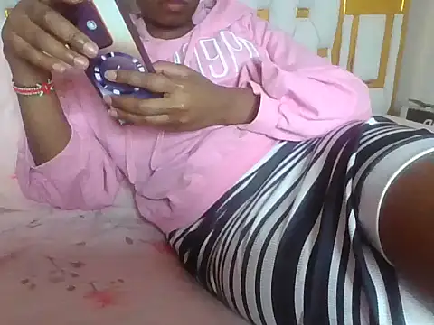 Snapshot of Nodia32 chatting on October 7, 2025, 10:18 pm Nodia32 online show from October 7, 2025, 10:18 pm