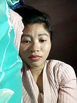 Phuongphuongg online show from November 3, 2025, 7:31 am