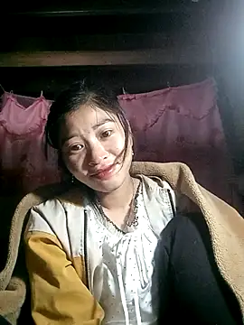 Phuongphuongg online show from November 13, 2025, 2:43 am