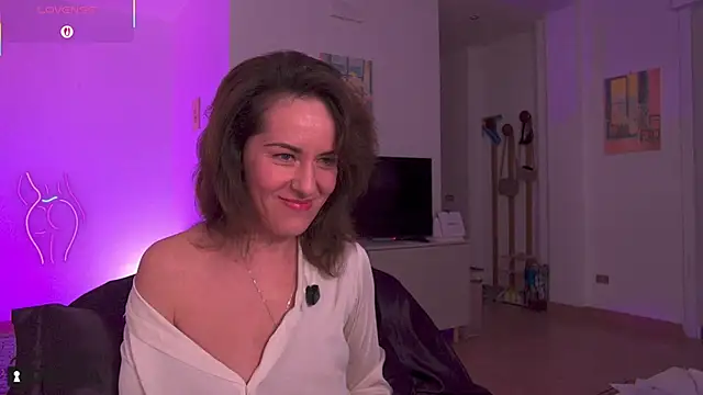 Witch in Silk online show from November 12, 2025, 10:30 pm