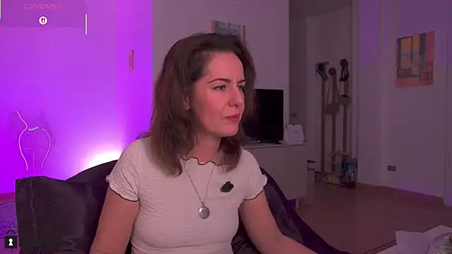 Witch in Silk online show from November 14, 2025, 9:46 pm