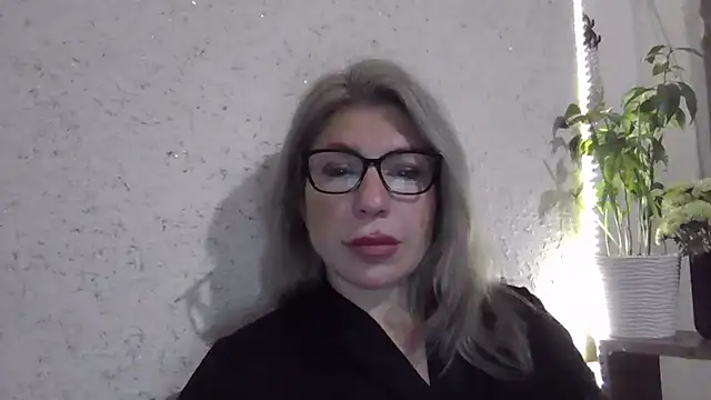 Snapshot of fox_red_lady7 chatting on December 5, 2025, 8:49 pm fox red lady7 online show from December 5, 2025, 8:49 pm