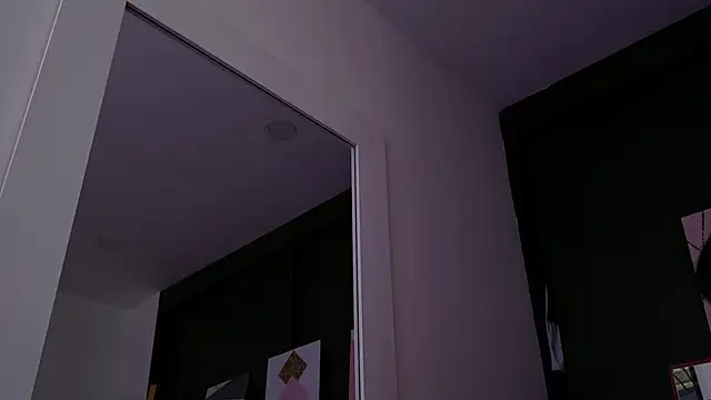 Snapshot of CriistallMuller chatting on September 24, 2025, 5:49 pm CriistallMuller online show from September 24, 2025, 5:49 pm