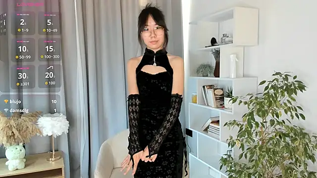 Snapshot of UdelaDodson chatting on October 16, 2025, 2:23 am UdelaDodson online show from October 16, 2025, 2:23 am