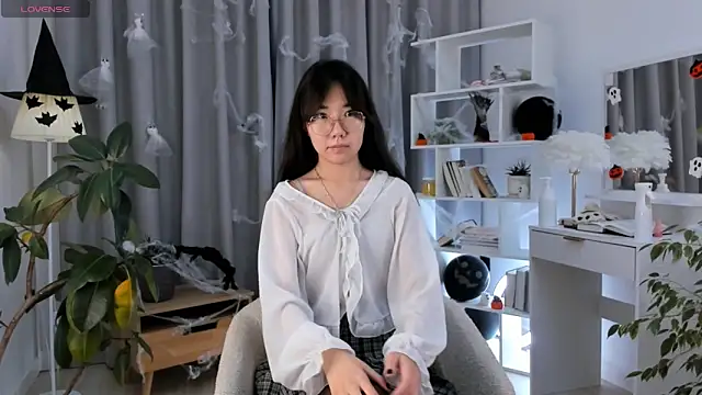 Snapshot of UdelaDodson chatting on November 3, 2025, 1:19 am UdelaDodson online show from November 3, 2025, 1:19 am