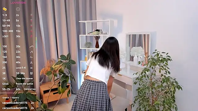 Snapshot of UdelaDodson chatting on November 11, 2025, 3:06 am UdelaDodson online show from November 11, 2025, 3:06 am