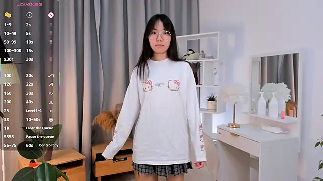 Snapshot of UdelaDodson chatting on November 14, 2025, 1:04 am UdelaDodson online show from November 14, 2025, 1:04 am