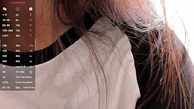 Snapshot of UdelaDodson chatting on November 18, 2025, 1:11 am UdelaDodson online show from November 18, 2025, 1:11 am