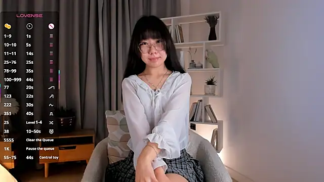 Snapshot of UdelaDodson chatting on December 5, 2025, 1:25 am UdelaDodson online show from December 5, 2025, 1:25 am