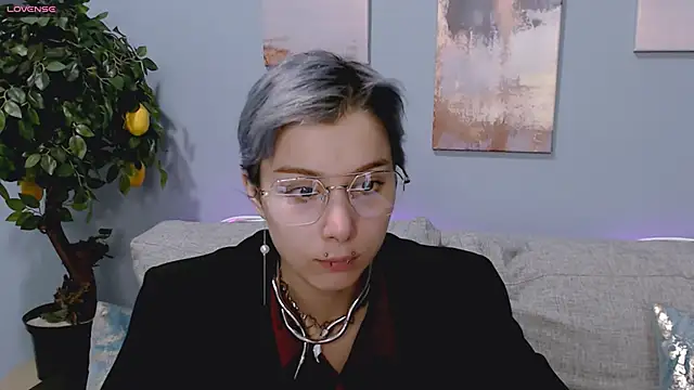 SophieAsh online show from September 30, 2025, 7:02 am