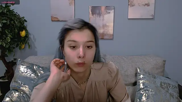 SophieAsh online show from October 2, 2025, 7:15 am