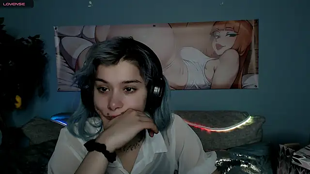 SophieAsh online show from October 7, 2025, 7:49 am