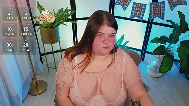 Snapshot of Mia_Ray chatting on September 19, 2025, 5:46 pm Mia Ray online show from September 19, 2025, 5:46 pm
