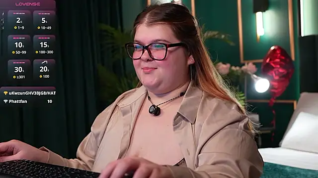 Snapshot of Mia_Ray chatting on February 10, 2026, 5:39 pm Mia Ray online show from February 10, 2026, 5:39 pm